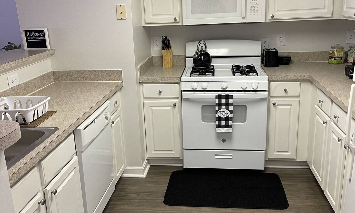 Ballston Apartment | Luxury 1 bedroom apartment with pool