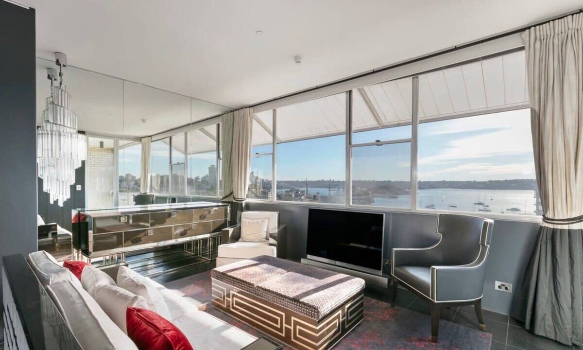Elizabeth Bay Apartment | Luxury 1 Bedroom Apt with Harbour Views & Parking