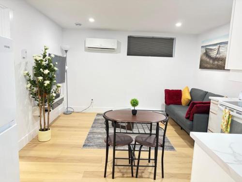 Moncton Apartment | Luxury 1 BedRoom Suite Near YMCA and Mountain Rd