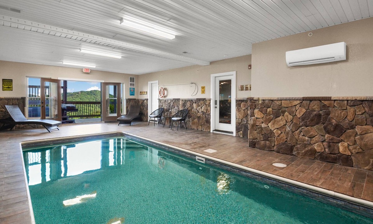 Pigeon Forge Cabin | Luxury 12BR/14BA Cabin w/Indoor Pool, Hot Tub, Arcade, & Theater! Perfect for Family Reunions!