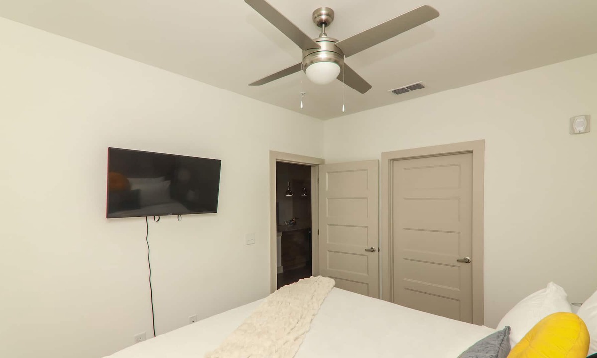 Sugar Hill Apartment | Luxury 15mins from Lake Lanier Island