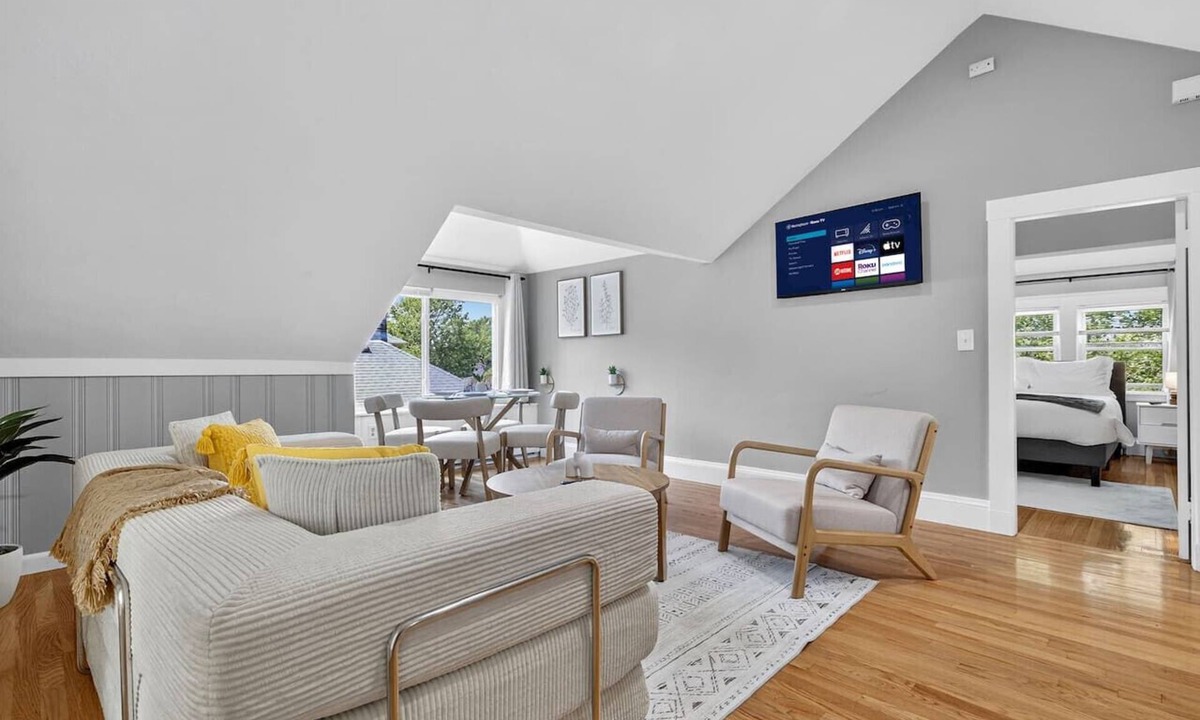 St. Elizabeth's Apartment | Luxury 1BD | Prime Location