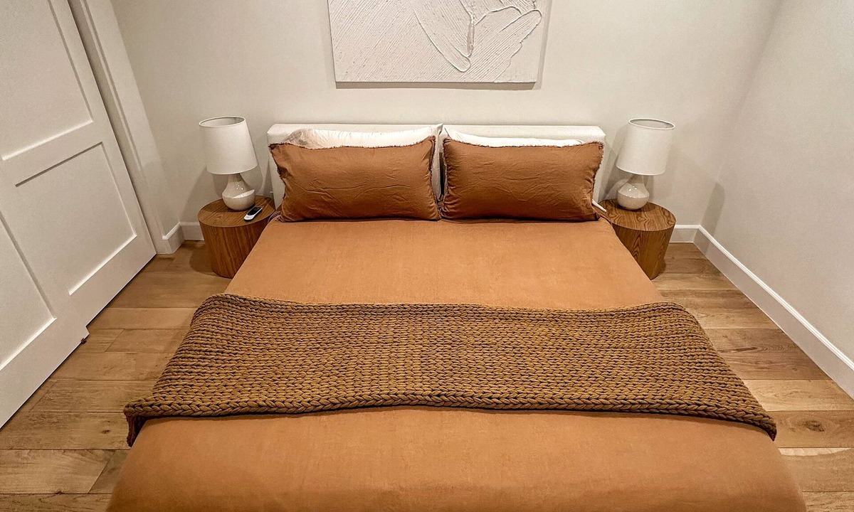 Eastern Malibu House | Luxury 1BR Malibu Bungalow on PCH steps from Beach w/FREE private parking!