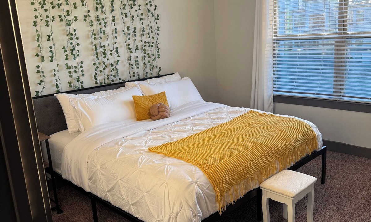 Houston Apartment | Luxury 1BRw/Balcony Near Airport