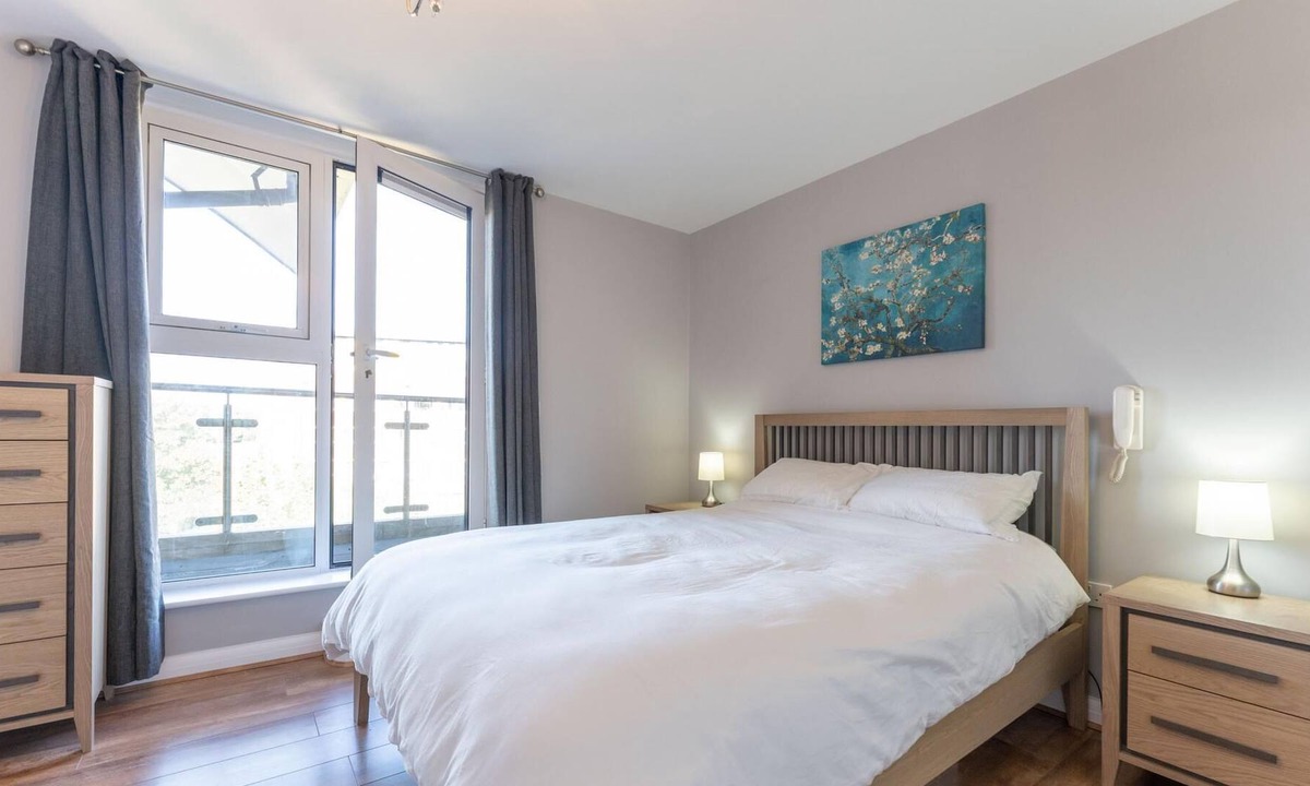 Solihull Apartment | Luxury 2 Bed Apartment Parking by NEC & Solihull
