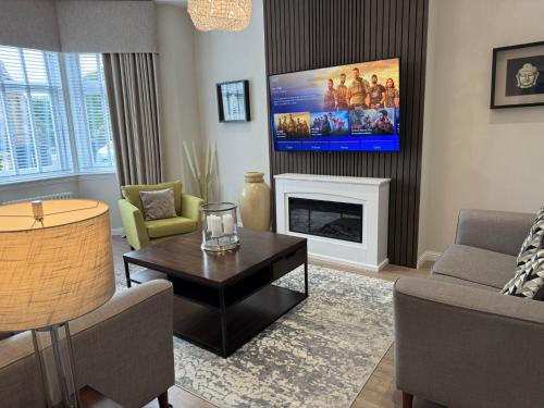 West Calder Apartment | Luxury 2 Bedroom Cottage