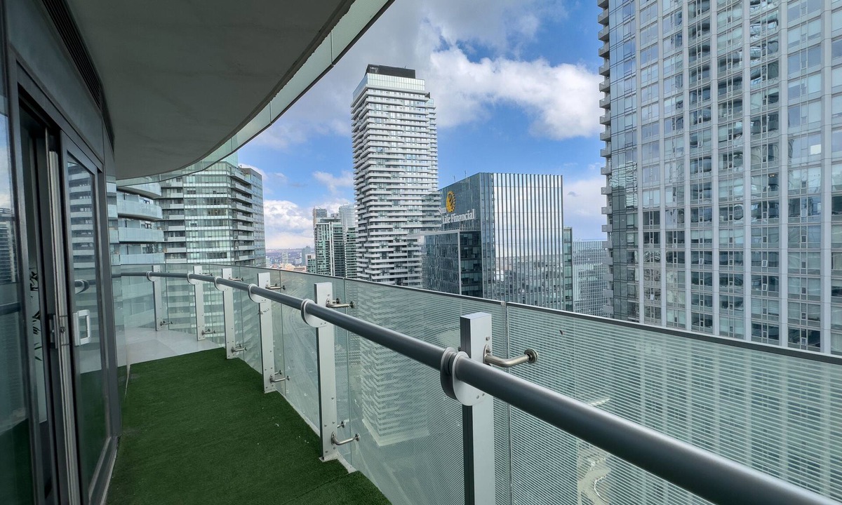 CityPlace Hotel | Luxury 2 Bedroom Lakeview