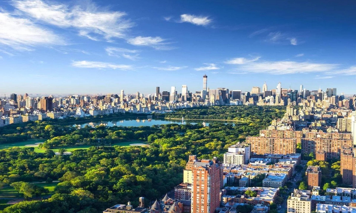 Hunters Point Apartment | Luxury 2 Bedroom Apartment |Court Square
