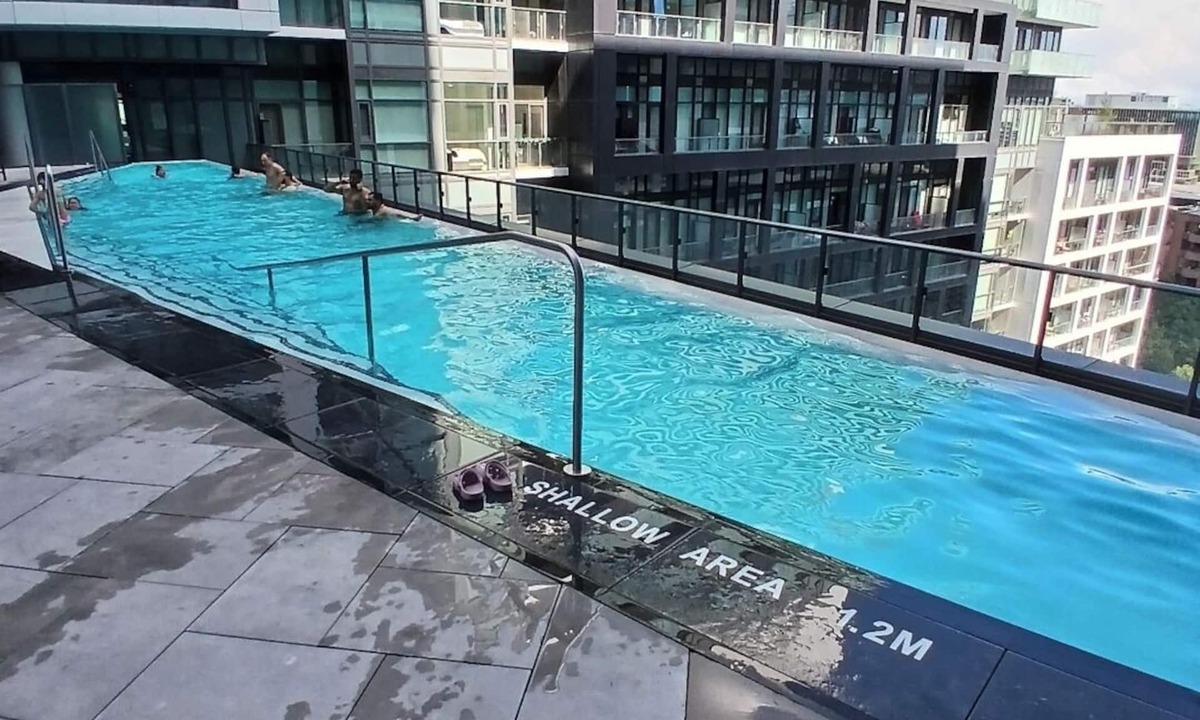 Old Town Apartment | Luxury 2 Bedrooms appartment near CN tour