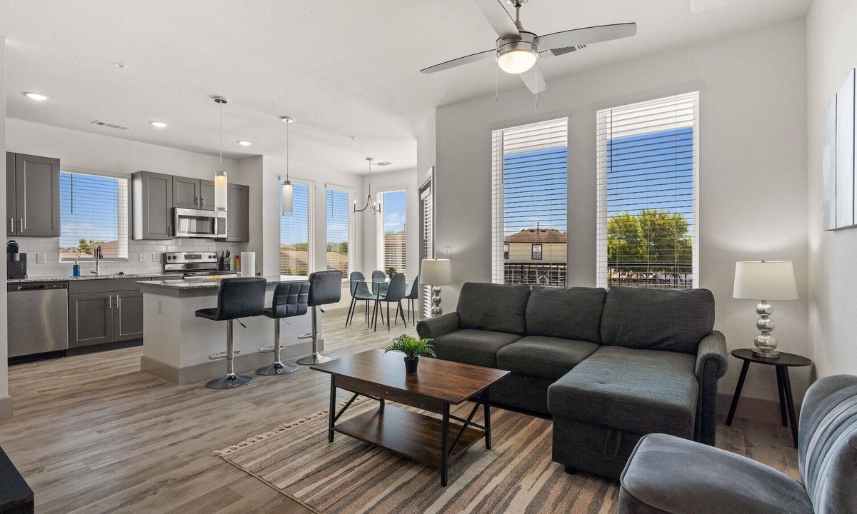 Stony Ridge North Apartment | Luxury 2BD/2BA Next to Airport 3418