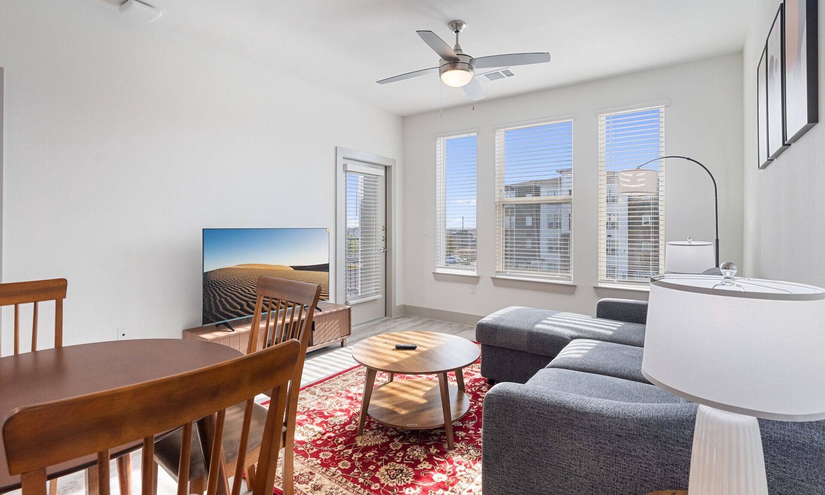 Stony Ridge North Apartment | Luxury 2BD/2BA Next to Airport 0489