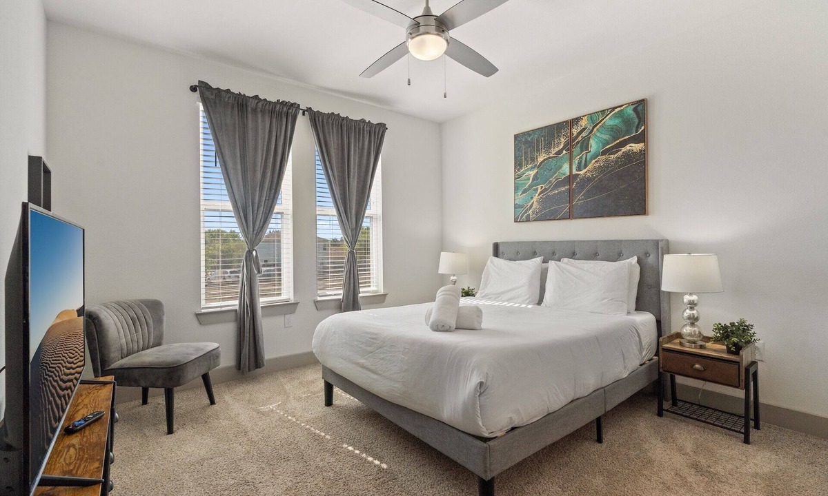 Stony Ridge North Apartment | Luxury 2BD/2BA Next to Airport 8329