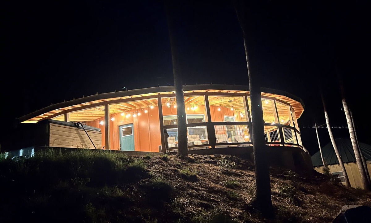 Cherokee Cabin | Luxury 2BD 2BA Yurt, Hot Tub, Firepit in Deep Creek Smoky Mountain Natl Park