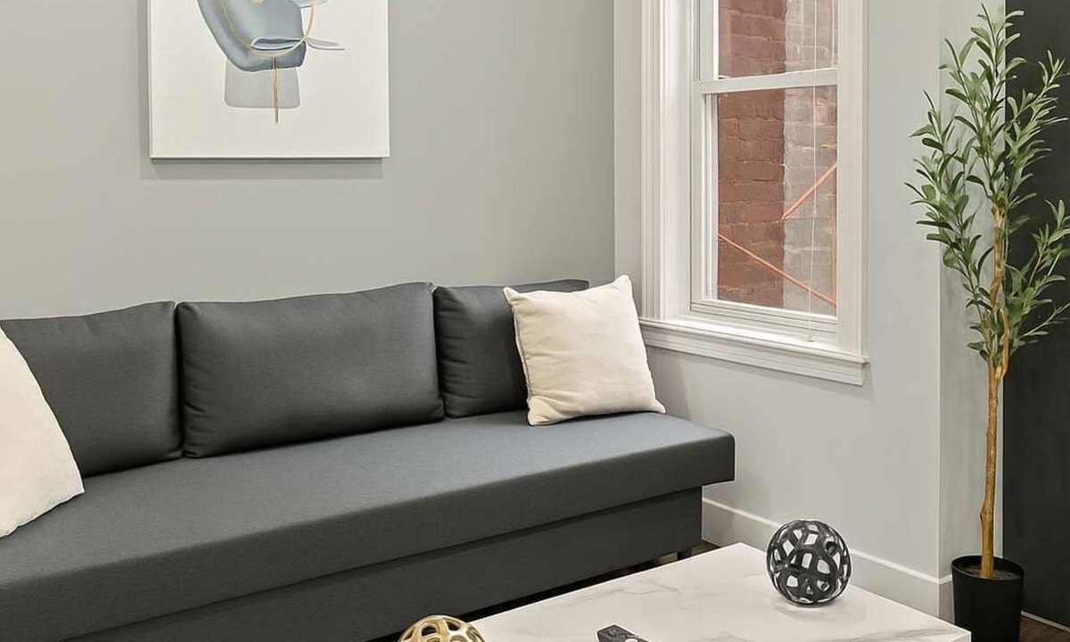 Southwark Apartment | Luxury 2BD | 4 Beds | Queens Village