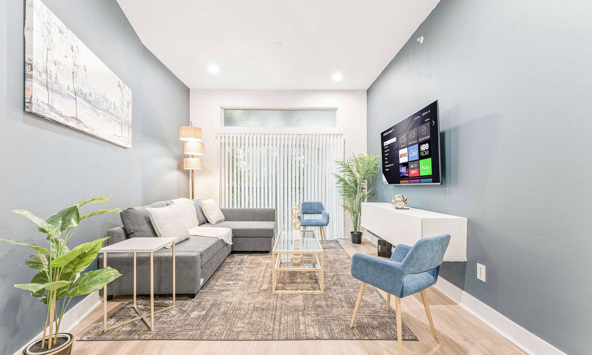 Deep Ellum Apartment | Luxury 2BD | Deep Ellum | Free Parking | Pool+Gym