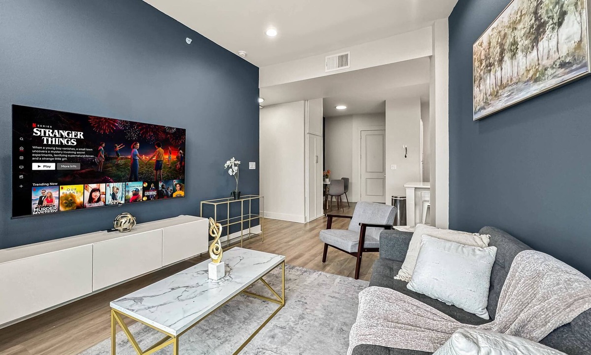 Deep Ellum Apartment | Luxury 2BD | Deep Ellum | Free Parking | Pool+Gym