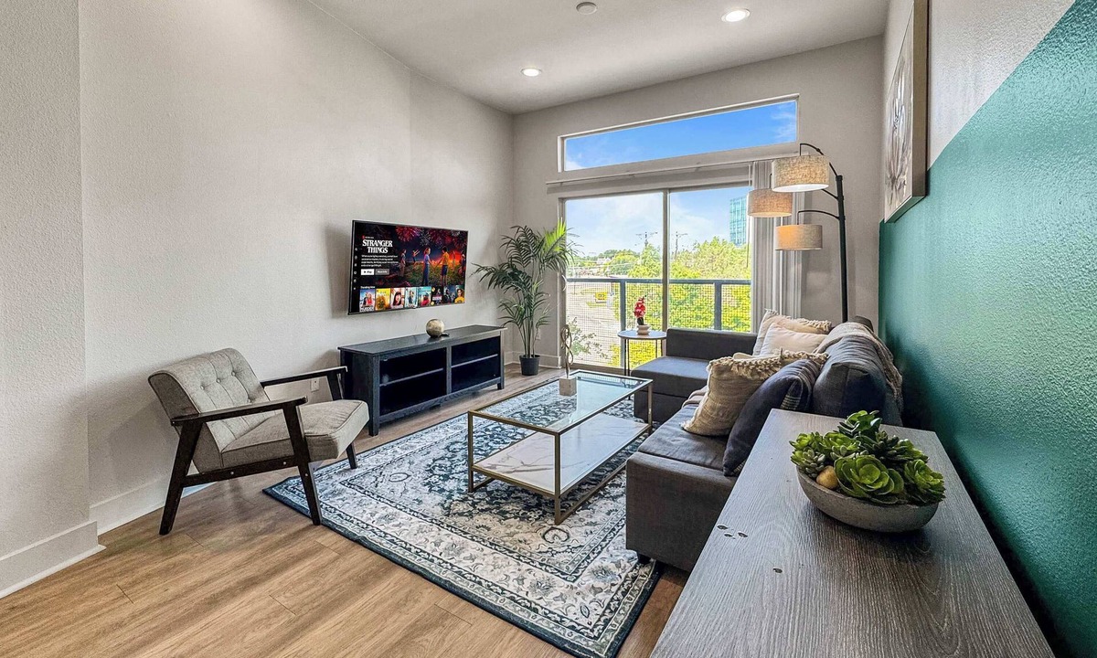 Deep Ellum Apartment | Luxury 2BD | Deep Ellum | Free Parking | Pool+Gym
