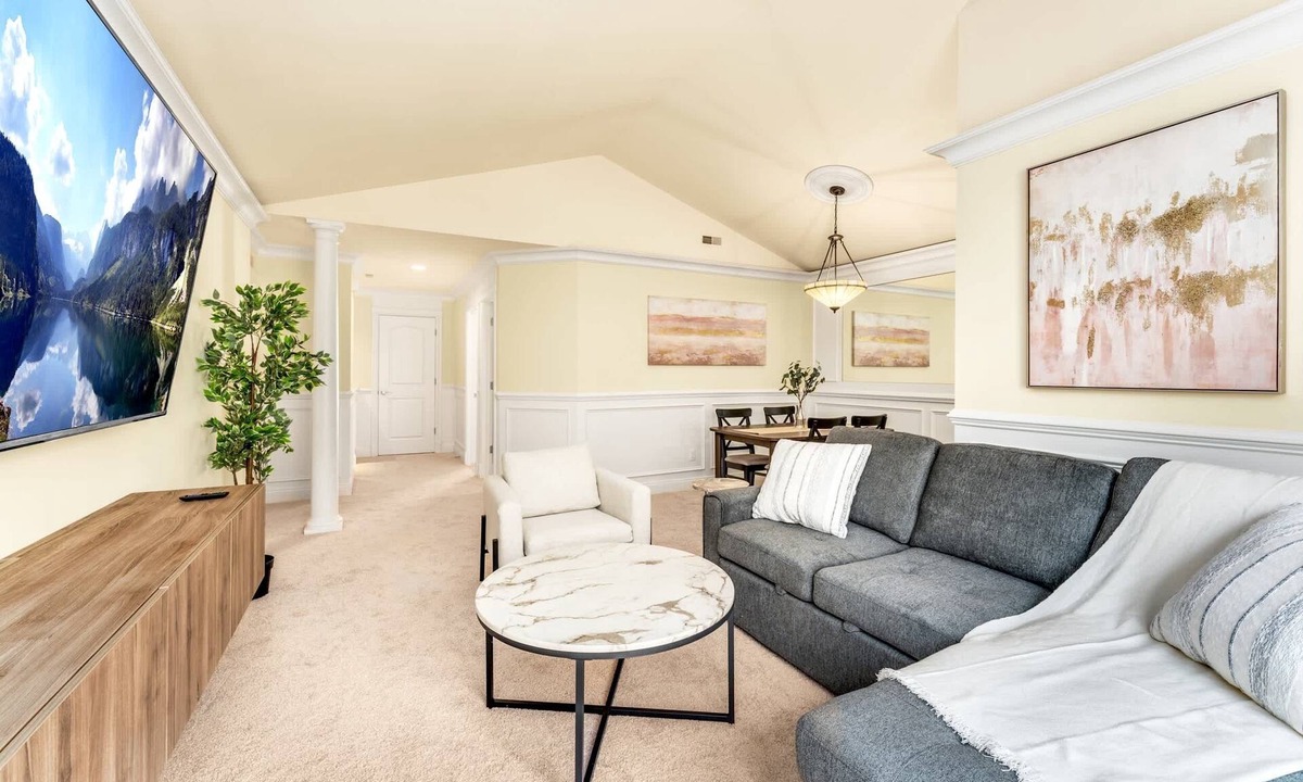 Novi Apartment | Luxury 2BD | DT Novi | 2 Beds | Free Parking