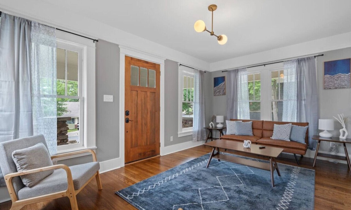 Hillcrest Apartment | Luxury 2bd Hillcrest Retreat!