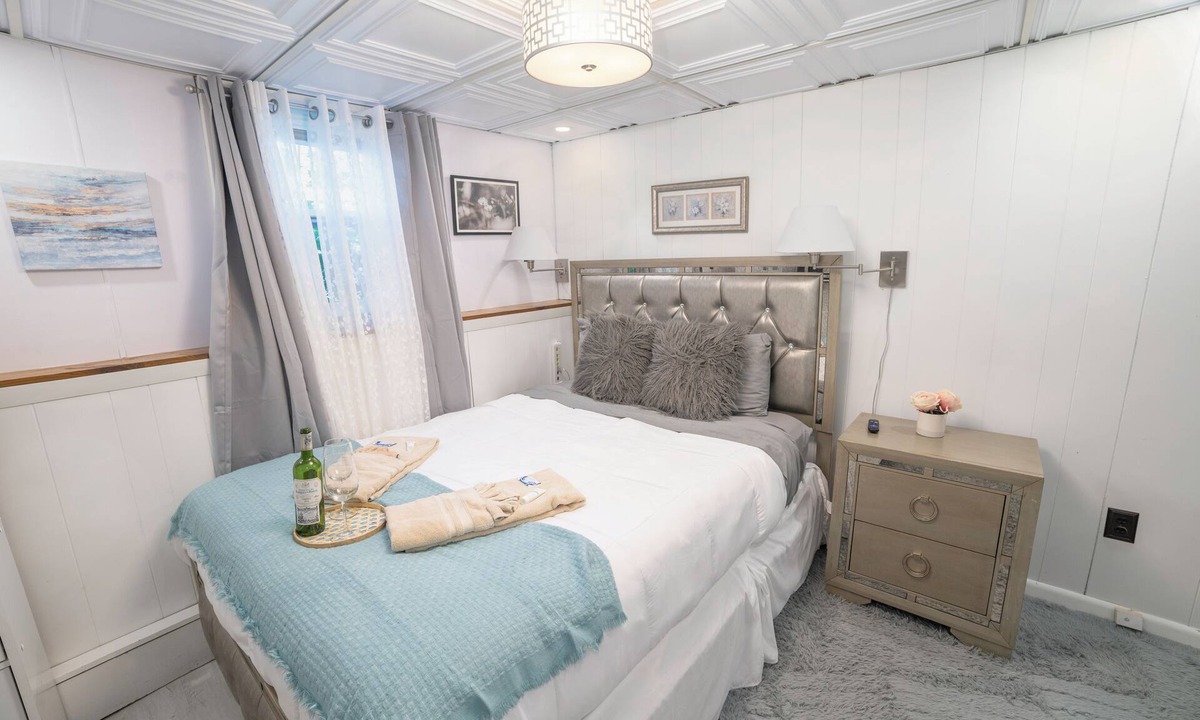 Bedford House | Luxury 2Bed/1Bath space in house