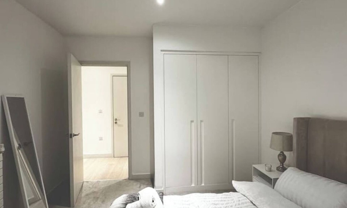 Docklands Apartment | Luxury 2Bed 2bath with Balcony