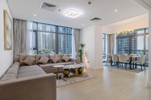 Jumeirah Lake Towers Apartment | Luxury 2BHK Stunning Skyline Lakeview in JLT 401