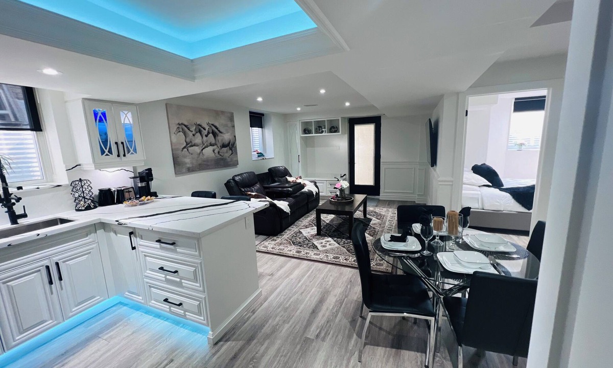 Ajax Apartment | Luxury 2BR/2BA Modern B Apartment in Ajax, Toronto