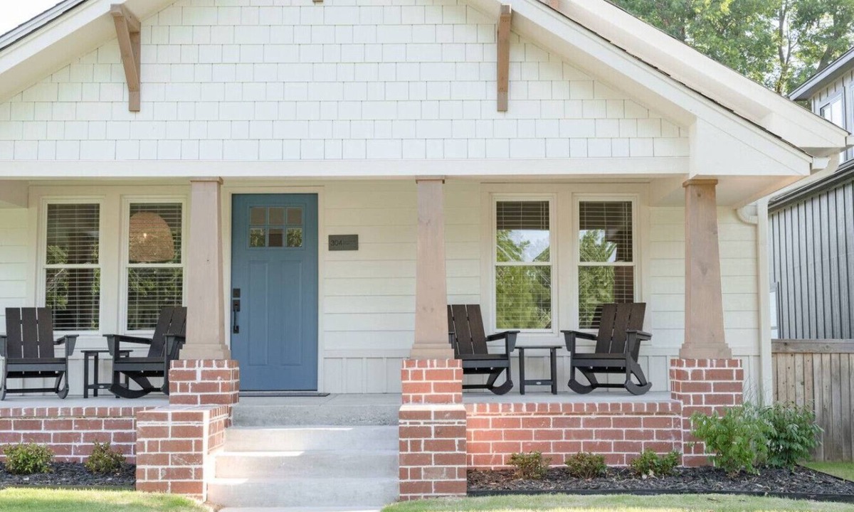 Broken Arrow Cottage | Luxury 2BR Home | Walk to Rose District | Sleeps 6