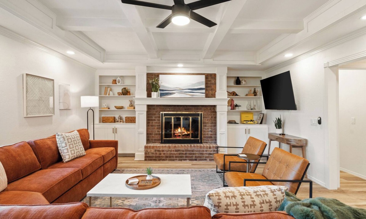 Edmond House | Luxury 3 BDR Edmond, Fuseball, Pac-Man, Sleeps 9, 12 Point Getaways