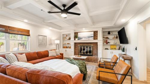 Edmond House | Luxury 3 BDR Edmond, Fuseball, Pac-Man, Sleeps 9