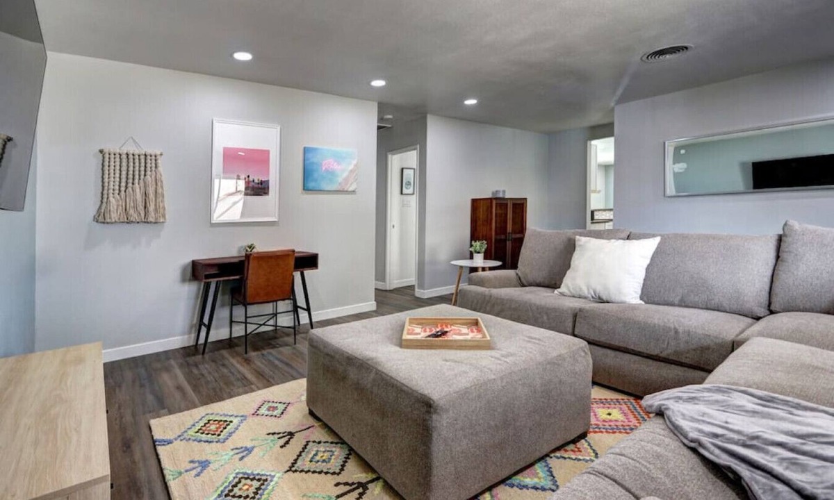 Rancho Oakey House | Luxury 3-bed home near the Strip w/a poker table