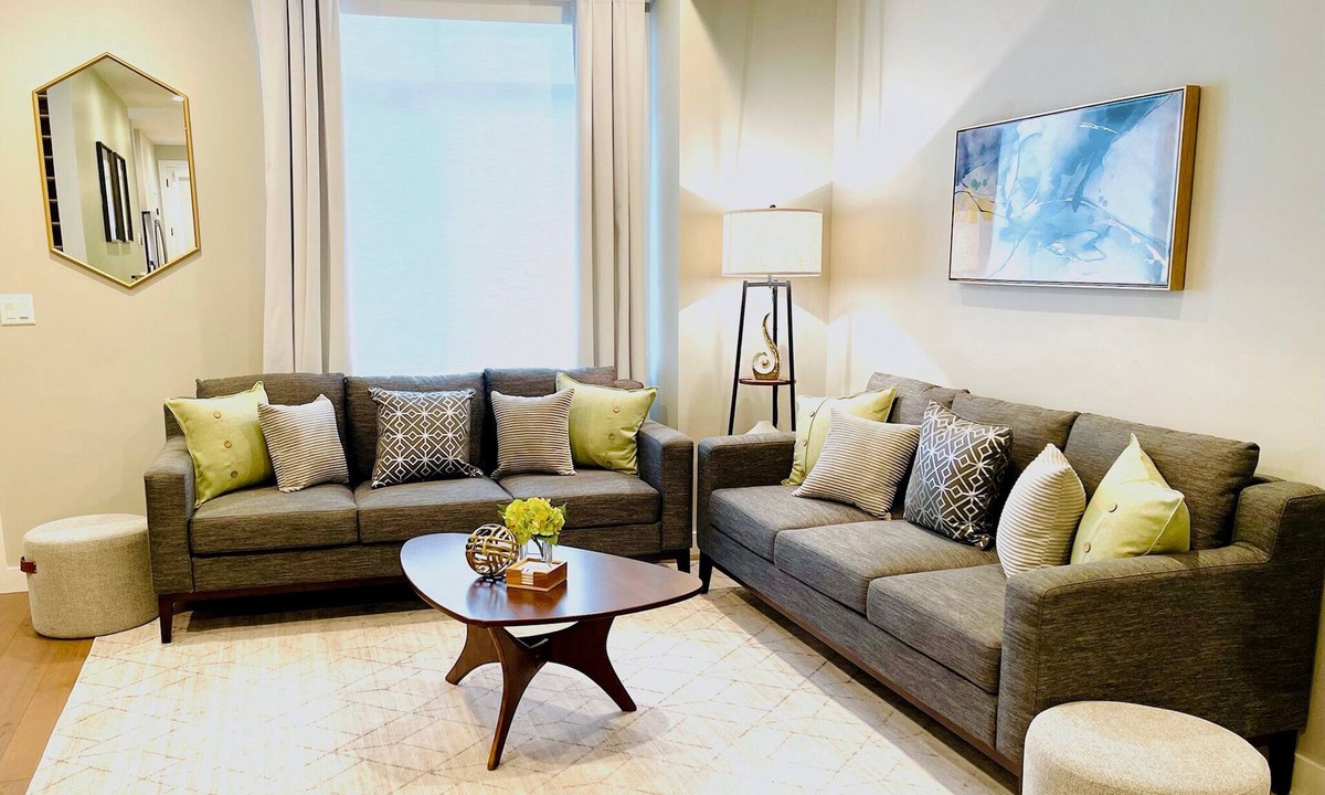 People's Freeway House | Luxury 3-Bed Townhome (82" TV, Free EV Charging)
