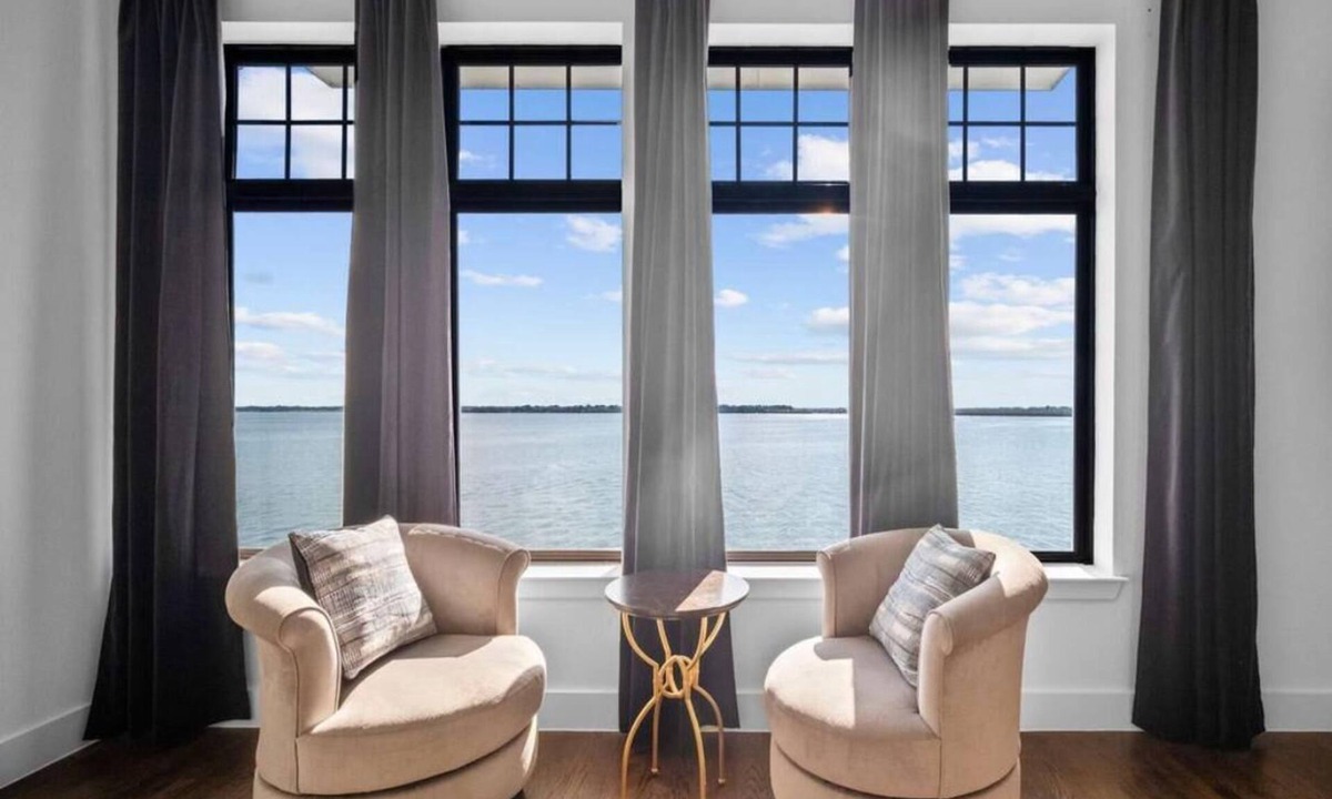 Rowlett House | Luxury 3 Bedroom Waterfront Home Near Dallas