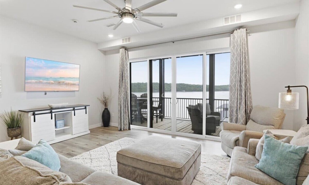 Osage Beach Apartment | Luxury 3b 2ba sleeps 8