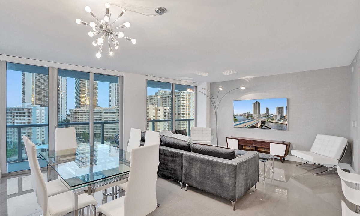 Hallandale Beach Apartment | LUXURY 3BD APARTMENT BEACHWALK