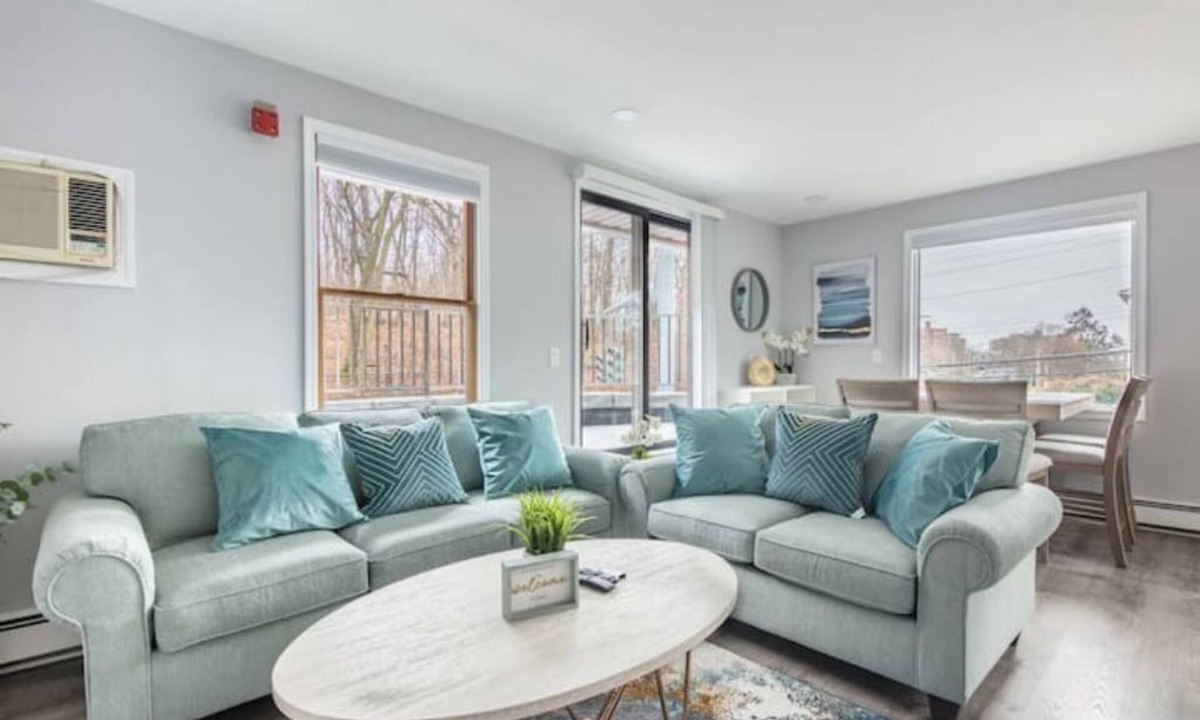 New Rochelle House | Luxury 3Bed Private Apartment with parking