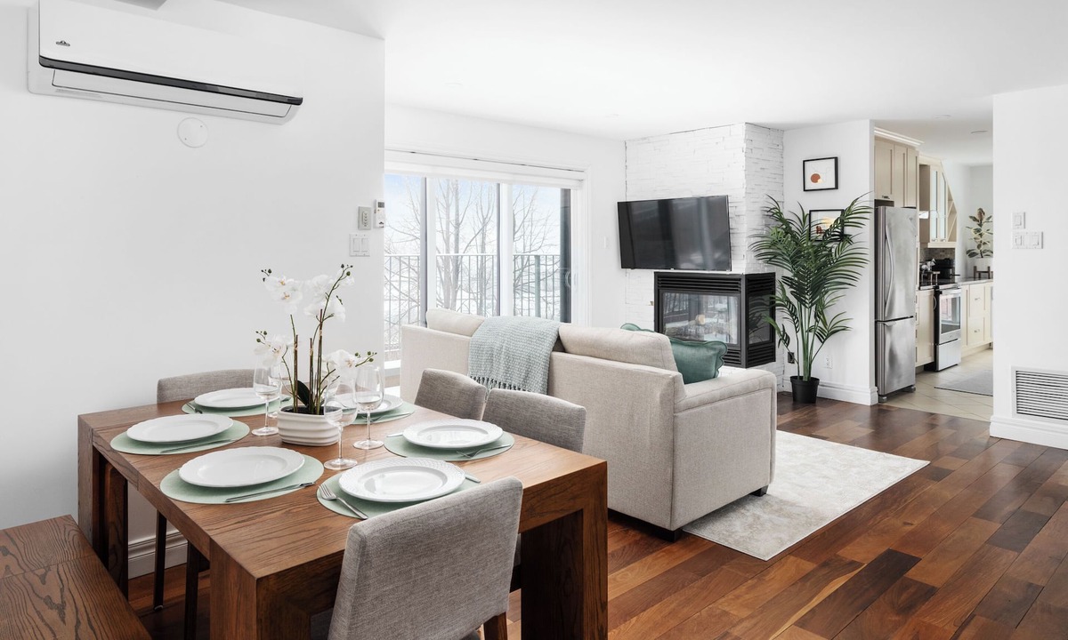 Boisbriand House | Luxury 3BR Condo – Family Friendly & Wi-Fi