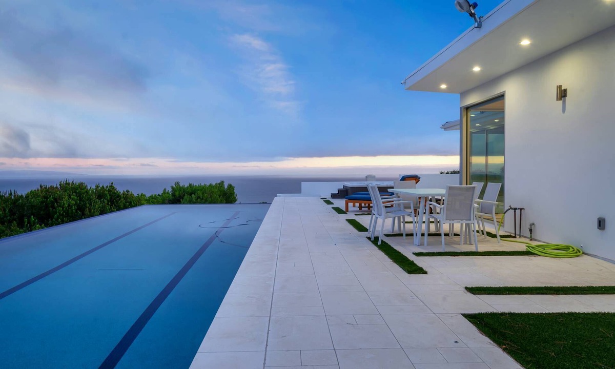 Malibu House | Luxury 3BR Malibu Home w Pool/Panoramic Ocean View