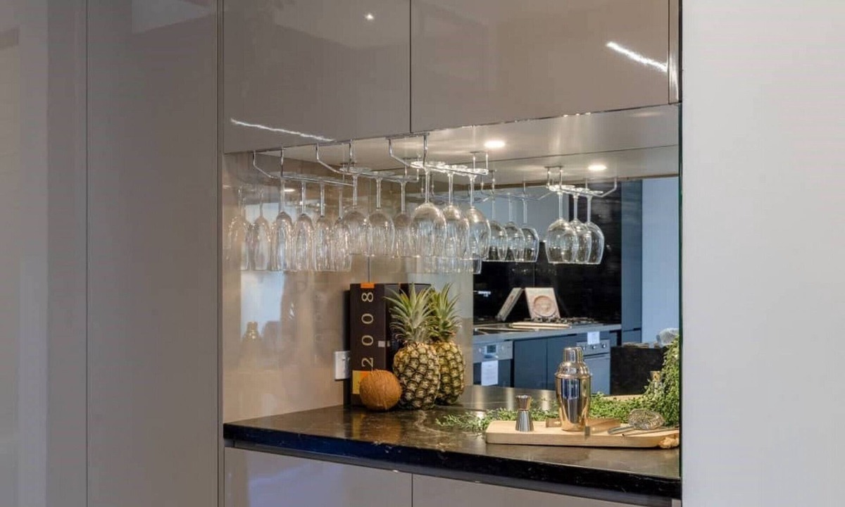 Teneriffe Apartment | Luxury 3brm 2bth Woolstore apt with BBQ Courtyard