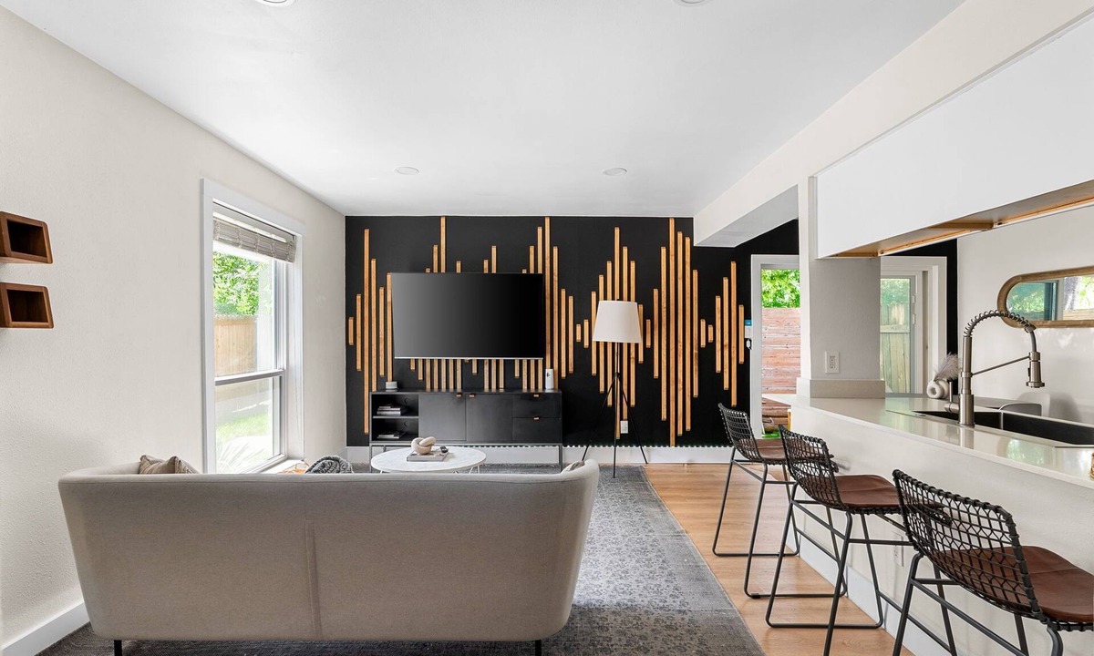 Dawson Condo | Luxury 3mi to DT ~ South Congress ~ Walkable