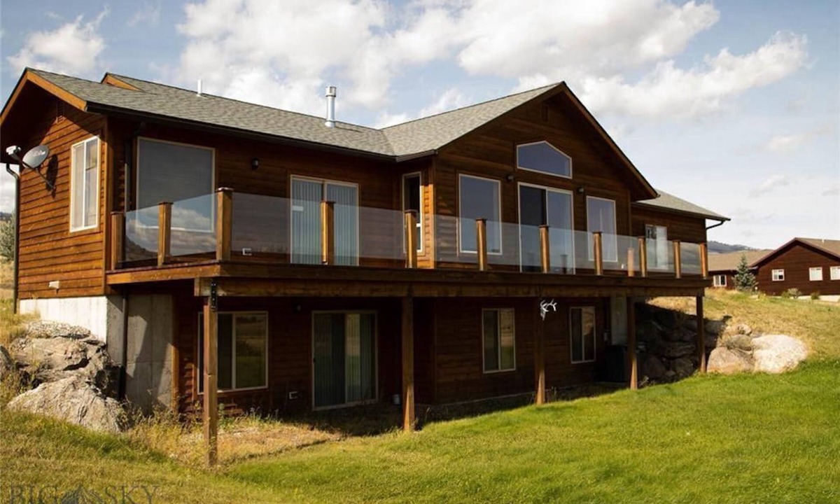 Emigrant Villa | Luxury 4 bed/3.5 bath villa, 30 min to Yellowstone Park