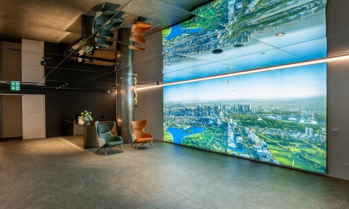 Melbourne Apartment | Luxury 4 Bedroom Apt - Parking, pool and views