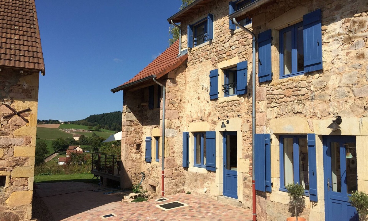 Chatenay House | luxury 4 bedroom gite with pool