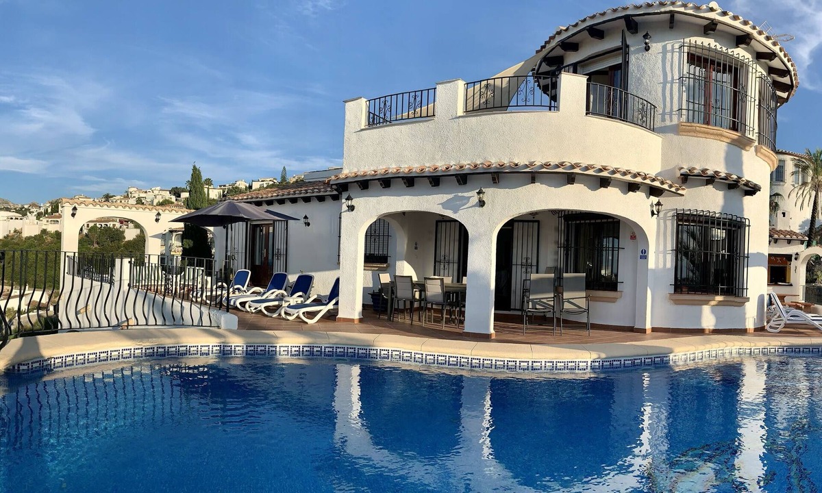 Monte Pego Villa | Luxury 4 Bedroom Villa - 10 berth - Private Heated Infinity Pool - with Sea View
