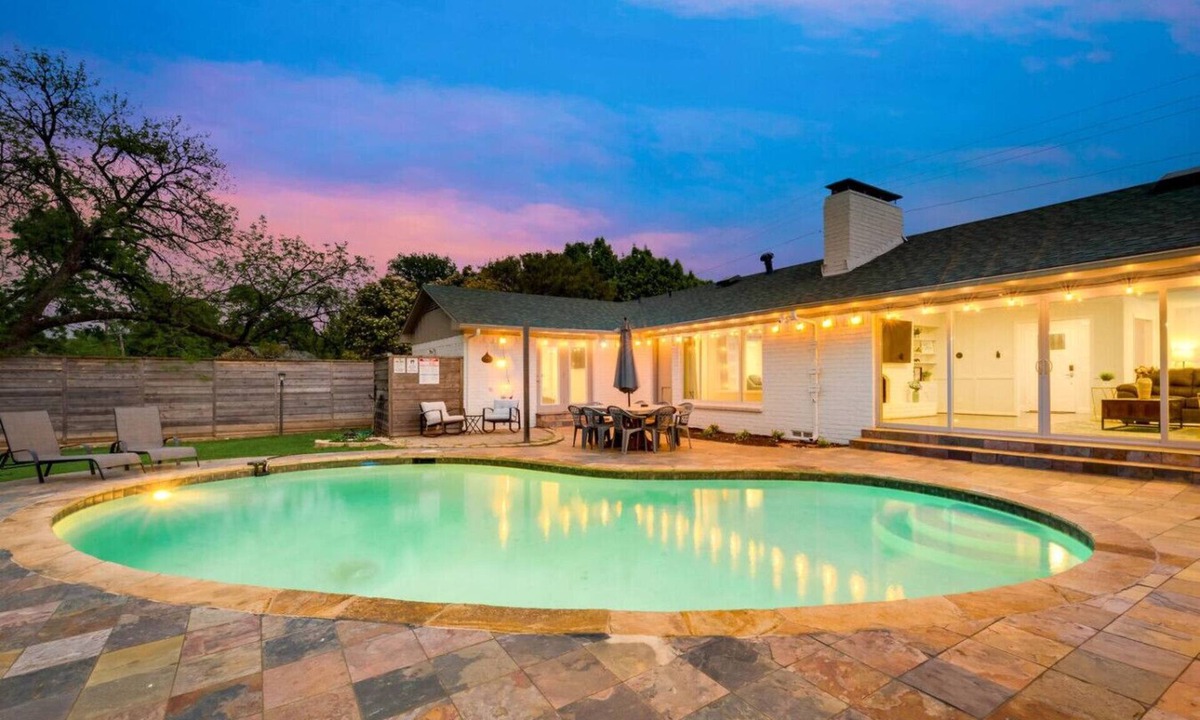 Far North Dallas Villa | Luxury 4 Bedroom Villa with Pool