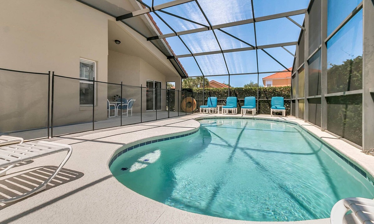 Solana Villa | Luxury 4 bedrooms pool home with clubhouse