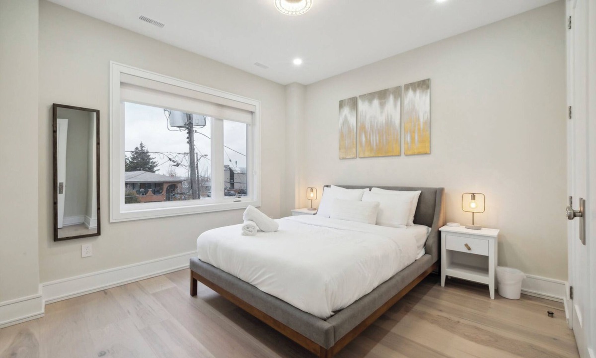 North York House | LUXURY 4 BEDROOMS WALK TO YORKDALE MALL
