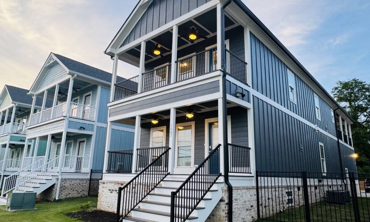 Augusta House | Luxury 4B/4.5b Home, EV Charger, deck by MCG #9