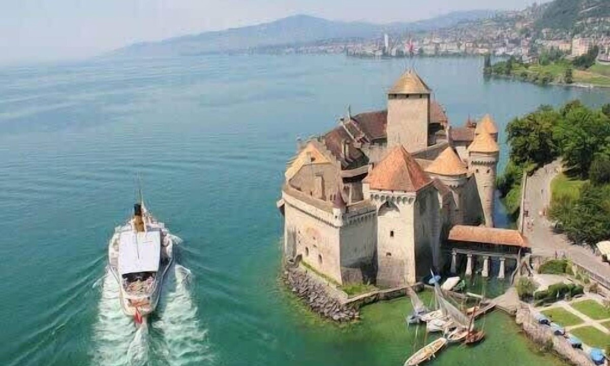Montreux City Centre Apartment | Luxury 4BD Apartment in Montreux Center&Lake