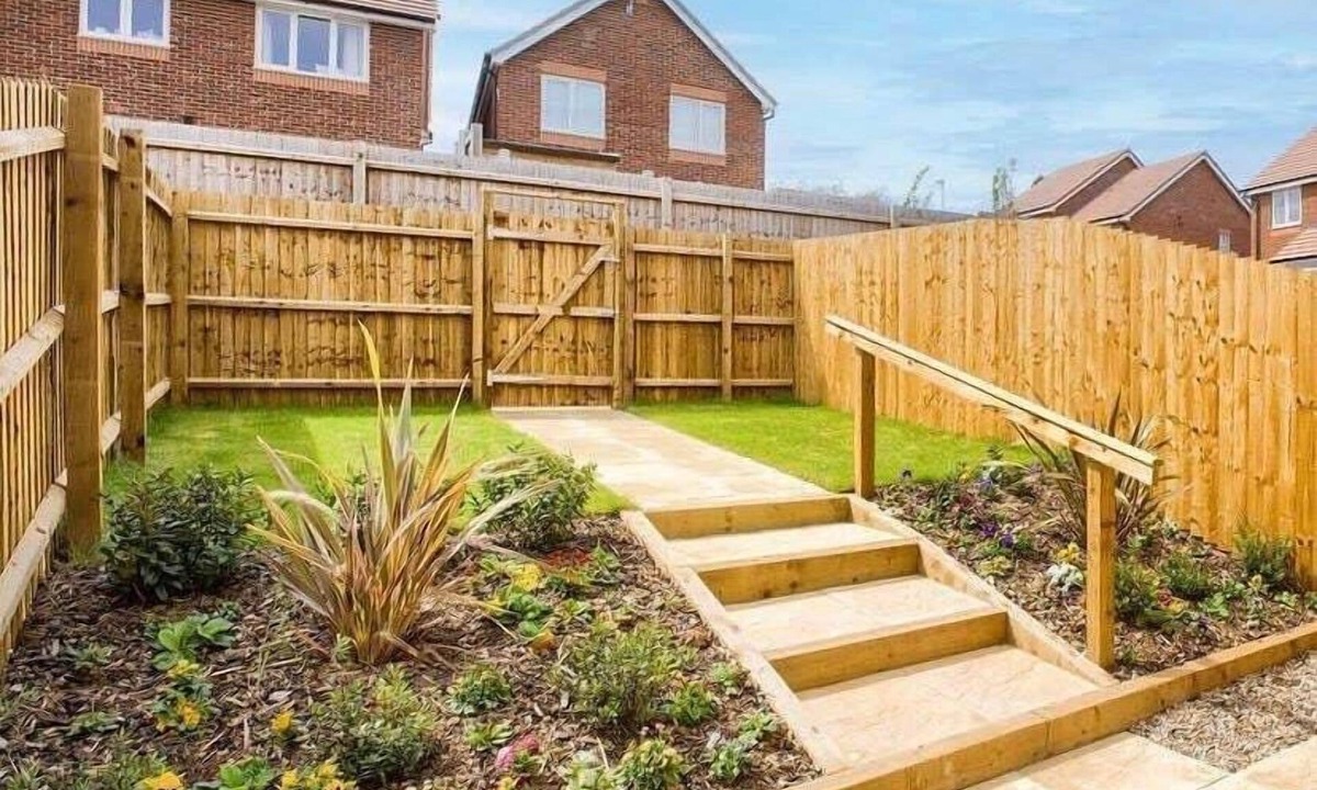 Nuneaton House | Luxury 4Bed Townhouse - Parking